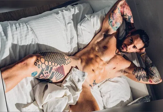 OnlyFans account  viktoronee header 2