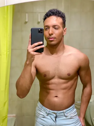 OnlyFans cuenta rafaelmz11 header 2
