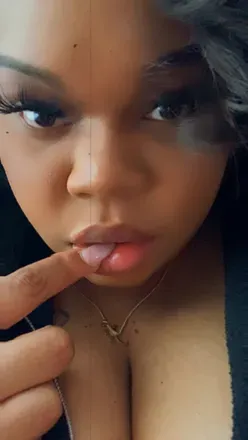 OnlyFans cuenta queenkeyy925 header 2