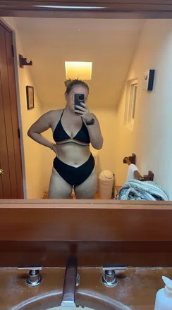 OnlyFans cuenta ariana_gracingyourfeed header 2