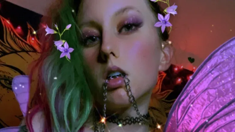 OnlyFans account  fae_devina header 2