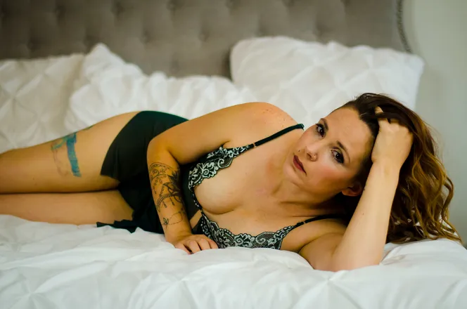 OnlyFans cuenta lingerieandlattes header 2