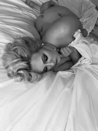 OnlyFans cuenta bellaa94 header 2