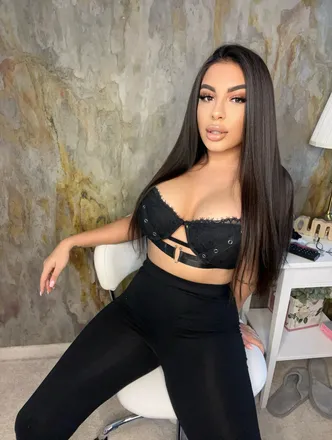 OnlyFans cuenta youramalia header 2