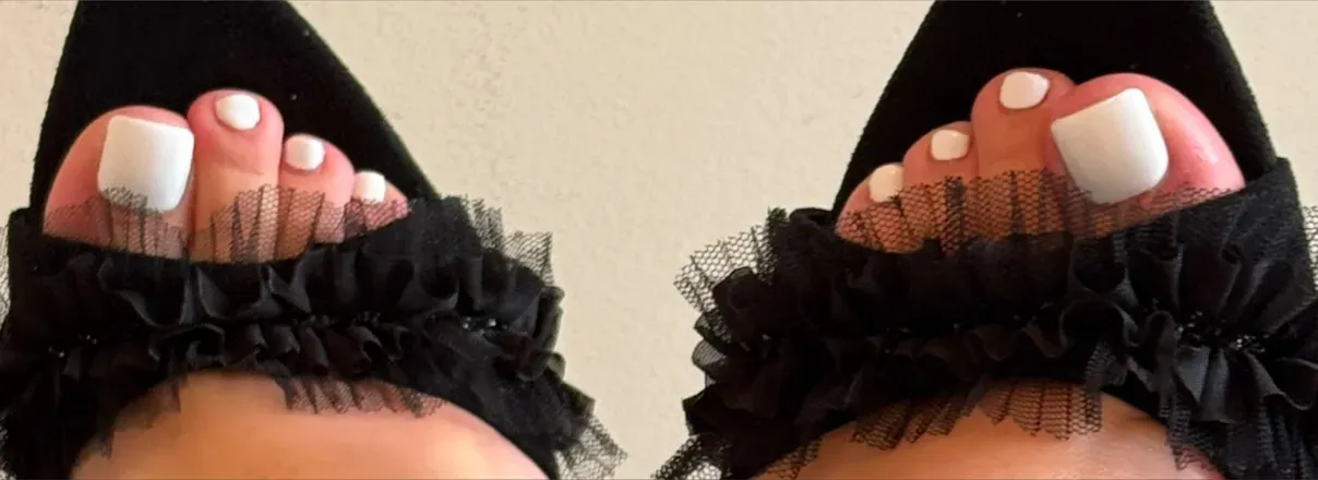 OnlyFans account  ellz_cx header 2