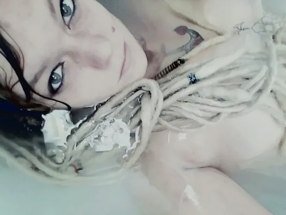 OnlyFans cuenta dreadeddamsel header 2