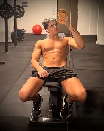 OnlyFans cuenta lyonelgrey avatar 1