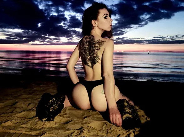 OnlyFans cuenta maddy_moore95 avatar 1