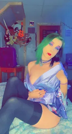 OnlyFans de livin_dead_gurl420