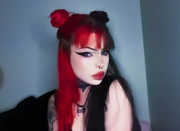 OnlyFans cuenta yourgothgf124 avatar 1
