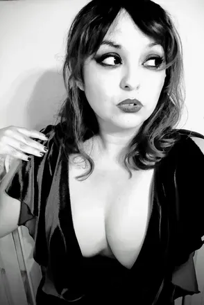 OnlyFans account  deedeesmith avatar 1
