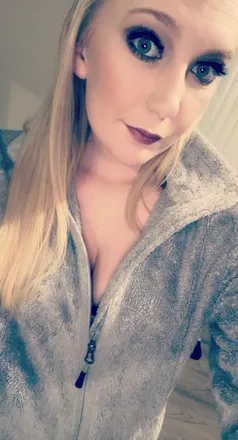 OnlyFans cuenta blondebomber726 header 2