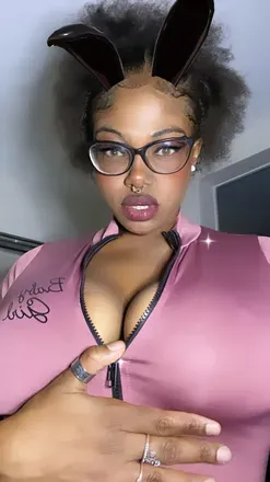OnlyFans account  hazl3nutrican avatar 1