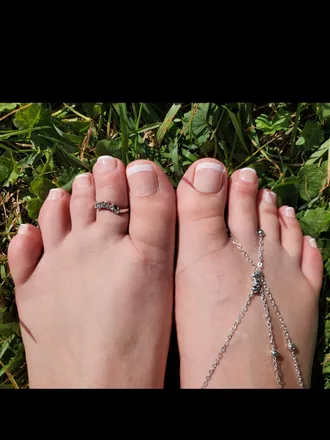 OnlyFans cuenta nerdyfeetqueen header 2