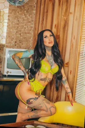 OnlyFans cuenta christinadoesof avatar 1