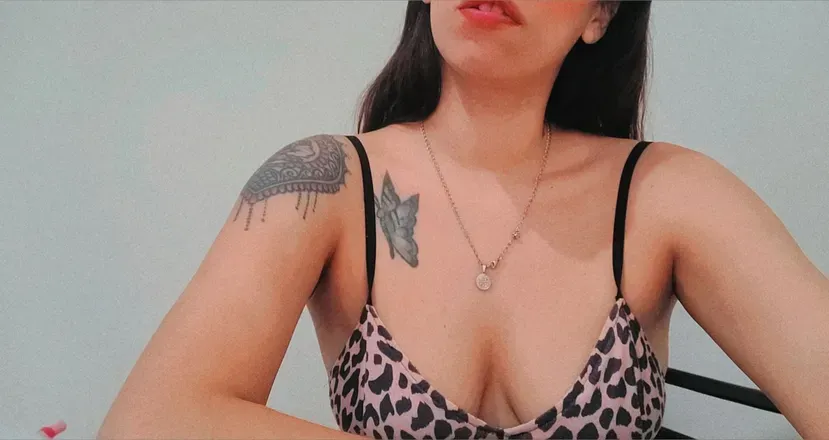 OnlyFans cuenta taatiihotforyou header 2