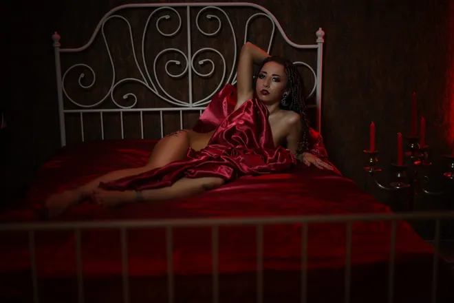 OnlyFans cuenta zarinlucy header 2