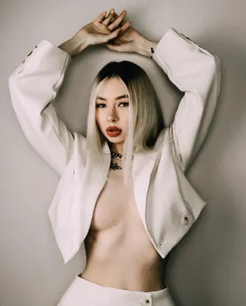OnlyFans cuenta pear.l.y header 2
