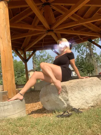OnlyFans account  sweetnsexymommy header 2