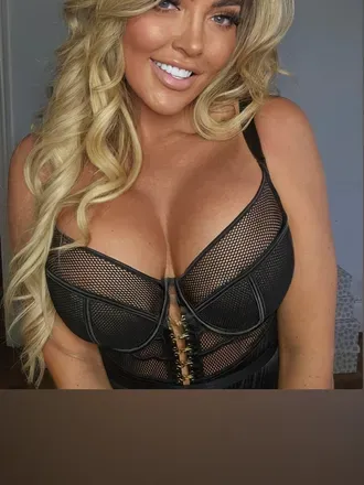 OnlyFans cuenta aisleyne header 2