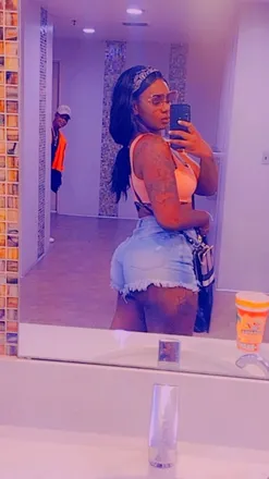 OnlyFans cuenta fantasydolll header 2