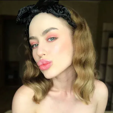 OnlyFans cuenta emilyy_fox avatar 1