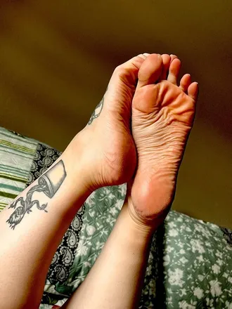 OnlyFans cuenta peachysoles04 header 2