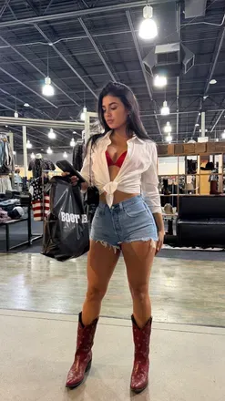 OnlyFans cuenta miranextdoorx avatar 1