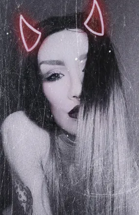 OnlyFans cuenta ravenblackxxx header 2