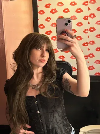 OnlyFans cuenta krisxloveseggs avatar 1