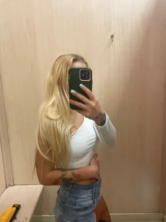 OnlyFans cuenta stonerchickk420 header 2