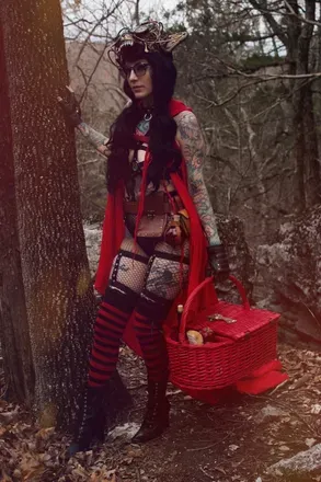 OnlyFans cuenta tattooedgothgf header 2