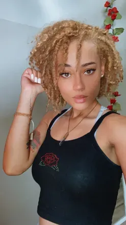 OnlyFans cuenta luhmya avatar 1
