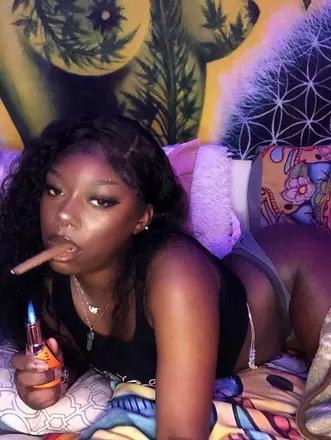 OnlyFans cuenta naomidivne header 2
