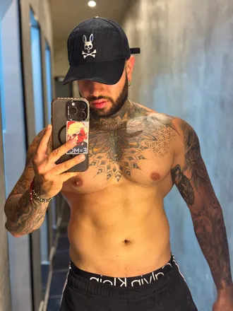 OnlyFans cuenta santiagodiazbed1 header 2