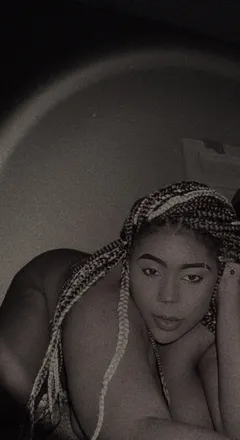 OnlyFans cuenta itsmobitchh header 2