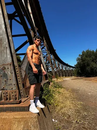 OnlyFans account  buffdyl avatar 1