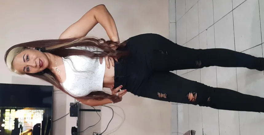 OnlyFans cuenta rebecarobles header 2
