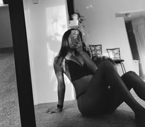 OnlyFans cuenta elle_viv header 2