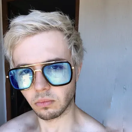 OnlyFans account  loganphoenix avatar 1