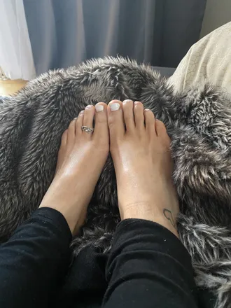OnlyFans cuenta sweetfeetofsofie header 2