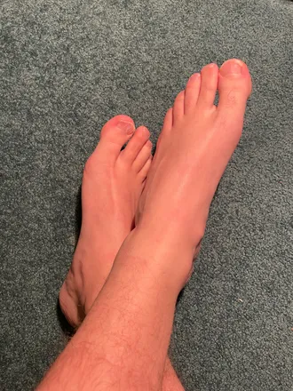 OnlyFans cuenta tenlittletoes7 header 1