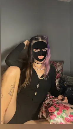 OnlyFans cuenta littlestonie420 header 2