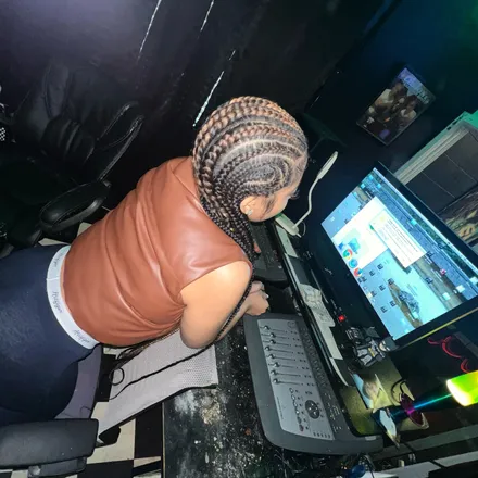 OnlyFans account  huntieepooh header 2