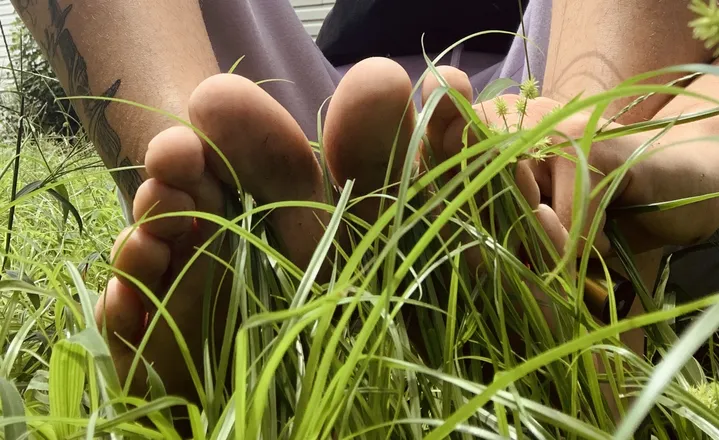 OnlyFans cuenta betweenyourtoes header 2