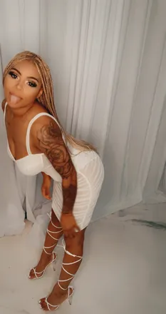 OnlyFans account  teeattraction header 2