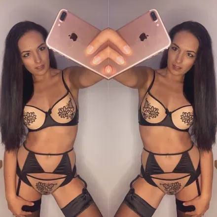 OnlyFans cuenta rebeccalouxxx header 2