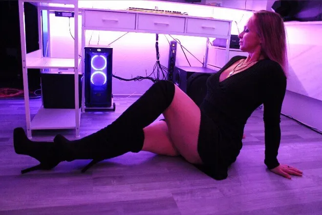 OnlyFans cuenta nadine2026 header 2