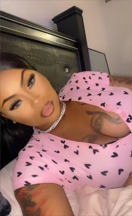 OnlyFans cuenta unique_to_you header 2