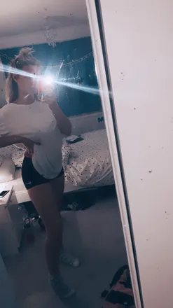 OnlyFans cuenta khloejenkinson header 2